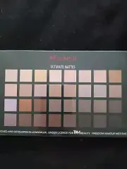 Pro Artist Silky Mattes Eyeshadow Palette New Sealed