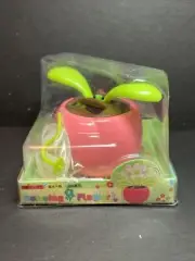Solar Powered Dancing Toy Bobblehead - Flip Flap Flowers - Pink Pot White Daisy