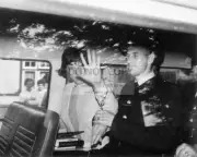 MICK JAGGER AFTER ARREST FOR DRUG POSSESSION IN 1967 - 8X10 PHOTO (AA-657)