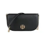 TORY BURCH CHELSEA經典金屬LOGO荔枝紋皮革翻蓋吸扣小斜背包(黑)