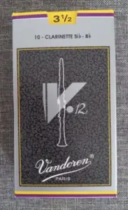 8 Vandoren V12 Bb Clarinet Reeds Size 3.5