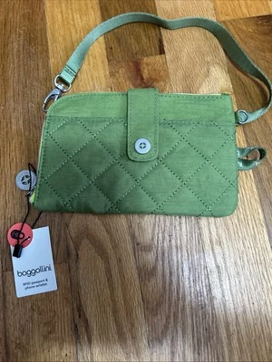 Baggallini Wristlet In Green And Purple