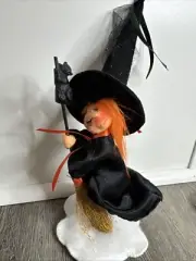 Annalee 9" FLYING WITCH HALLOWEEN ORANGE, BLACK Cat on Cloud BASE 2006 NWOT