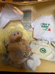 1985 World Traveler Holland Cabbage Patch Kid, Blonde hair and blue eyes