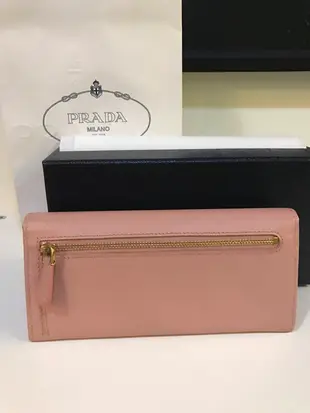 Prada 蝴蝶結 裸粉色 長夾