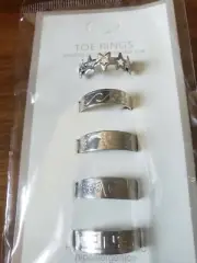A set of 5 hypo allergic toe rings. Silver