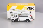 First Gear 10-3132 1:34 Die Cast Altec Digger Derrick