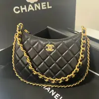 在飛比找蝦皮購物優惠-二手正品 CHANEL 香奈兒23b新款 小羊皮黑金鏈條  