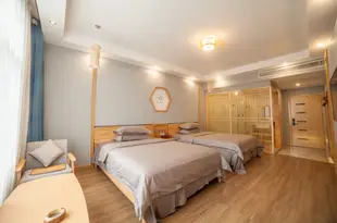 鳳凰走走停庭輕奢民宿Zouzou Tingting Light Luxury Hostel