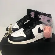 Nike Air Jordan 1 Mid SE (GS) Black Coral White DM6216-001 Youth Sz 6.5Y, 7Y
