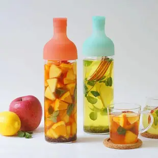 【日本HARIO】酒瓶冷泡茶壺 - 共4色《泡泡生活》茶瓶 耐熱玻璃 水壺 日本製 濾茶器