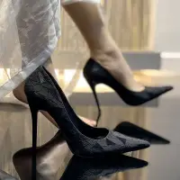 在飛比找蝦皮購物優惠-韓版女生鞋新款尖頭百搭黑色工作鞋，