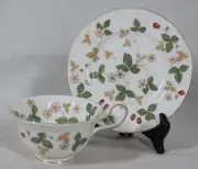 WEDGWOOD BONE CHINA WILD STRAWBERRY PATTERN FOOTED PEONY SHAPE CUP & SAUCER SET