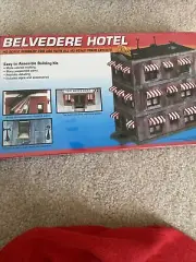 Life-Like Belvedere Downtown Hotel Kit - Model Train Building - HO Scale - #1339