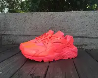 在飛比找Yahoo!奇摩拍賣優惠-Nike Wmns Air Huarache Run PRM