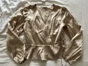 Abercrombie & Fitch A&F Satin Wrap Tie Front Blouse Cream Beige Peplum New SZ S