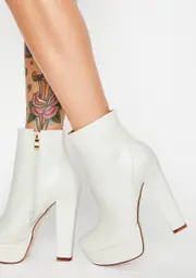 [AZALEA WANG] White Gotta Have It My Way Platform Boots