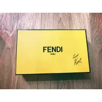 在飛比找蝦皮購物優惠-全新正品 FENDI Karlito 老佛爺造型 防刮牛皮長