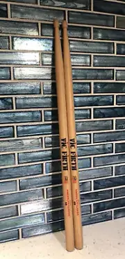 NEW - Vic Firth American Classic 5B Drumsticks, Wood Tip, #5B