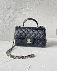 在飛比找Yahoo!奇摩拍賣優惠-Chanel 全新 現貨 mini coco 20cm 手把