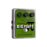 Electro-Harmonix Bass Big Muff Pi guitar effects pedal From Japan
