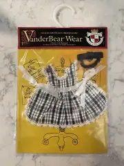 ￼ ￼Muffy VanderBear Or Hoppy VanderHare “Portrait In Black & White” Outfit 1996
