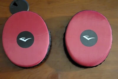 Everlast Elite Strike Pads Black / Red