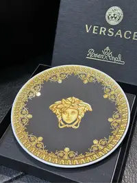 在飛比找Yahoo!奇摩拍賣優惠-【EZ兔購】~正品　VERSACE 凡賽斯   LOGO 女