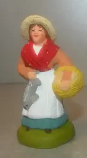 NEW The woman with rabbit, 6 cm Santons Didier