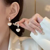 在飛比找蝦皮購物優惠-S925 韓國優雅鑽石心形耳環女士時尚百搭愛心耳釘