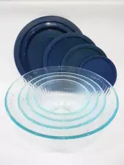 8 pc PYREX Clear SCULPTURED Glass Mixing Bowl Set 4.5 Qt.10, 6, 3 Cup BLUE Lids