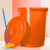 在飛比找松果購物優惠-台灣製萬用桶儲水桶垃圾桶附蓋(顏色隨機) 106L (單入桶