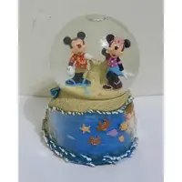 在飛比找蝦皮購物優惠-Disney 香港迪士尼 米奇米妮 海邊堆沙雕 水晶球擺飾