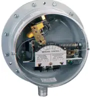 MERCOID CONTROL PGW-804-P1 120V/240V DIFFERENTIAL PRESSURE SWITCH *UCC