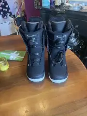 NIB Womens RIDE Hera Pro Snowboard Boots $350 8. one run, too small!