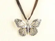 FOSSIL BROWN LEATHER STRAP CORD SILVER TONE BUTTERFLY CRYSTALS NECKLACE-JA4756