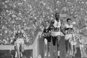 Kipchoge Keino Kenya leads Peter Snell New Zealand & Wolf-Diete- 1964 Old Photo