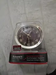 Vintage Retro Advance Bedroom Table alarm clock Metal Cream Gold Excellent