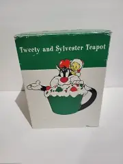 Warner Bros Store Sylvester And Tweety Bird Christmas Cupcake Teapot Vintage 90'