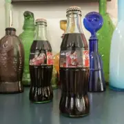 Pair of Christmas 1997 Coca-Cola Commemorative Bottle - Coke Collectibles
