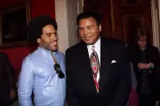 Lenny Kravitz and Muhammad Ali during VH1 Concert of the Century a- Old Photo