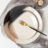 在飛比找ETMall東森購物網優惠-陶瓷盤子家用日式簡約個性西餐牛排盤意面盤沙拉碗微波爐組合餐具