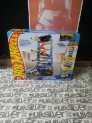 Hot Wheels City - Toy Car Track Set Transforming Race Tower, Single to Dual