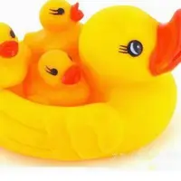 在飛比找樂天市場購物網優惠-美麗大街【DK005】黃色小鴨漂浮水中玩具(一組)