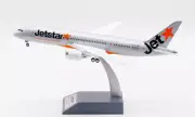 B-787-JQ-08 JetStar Airways Boeing 787-800 VH-VKH Diecast 1/200 Model Airplane