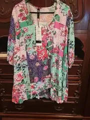 TS TAKING SHAPE TOP TUNIC SIZE 24 NEW STUNNING
