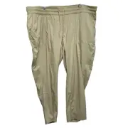 The North Face women’s. NWT’s Aphrodite motion capris. Pallet Dust. Size 3XL
