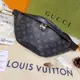 [二手] Louis Vuitton全新離櫃閒置品新款M46035 Discovery胸包/腰包「大全配」