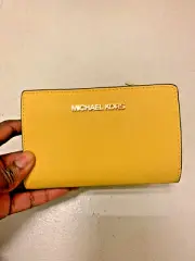 Michael Kors Jet Set Travel Medium Leather Bifold Zip Coin Wallet (Daisy Yellow)