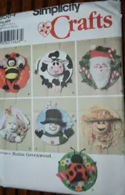 Simplicity 9584 SEASONAL DOOR DECORATIONS Sewing Pattern 7 Designs Uncut